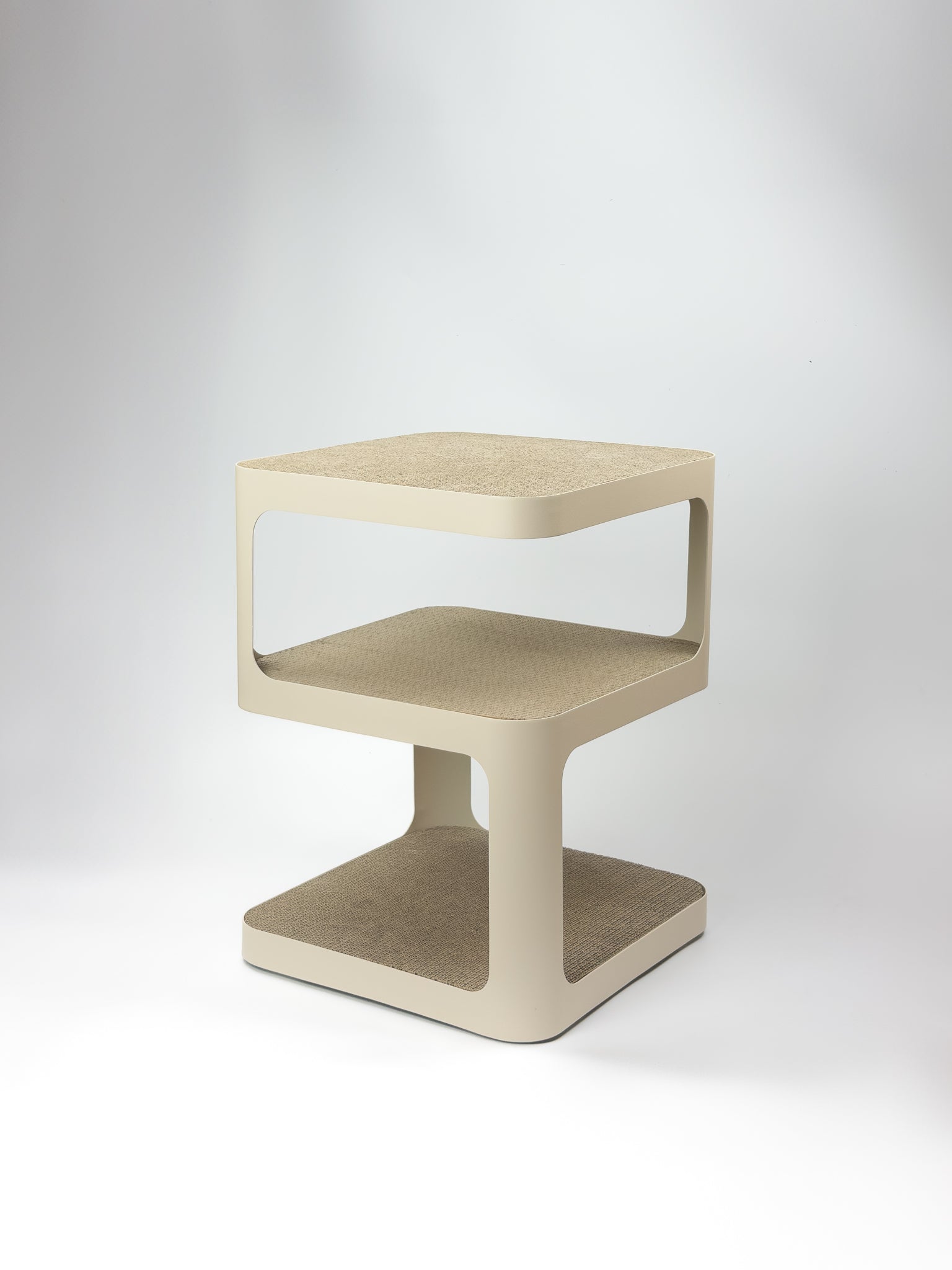 Design-Beistelltisch mit Kratzoption