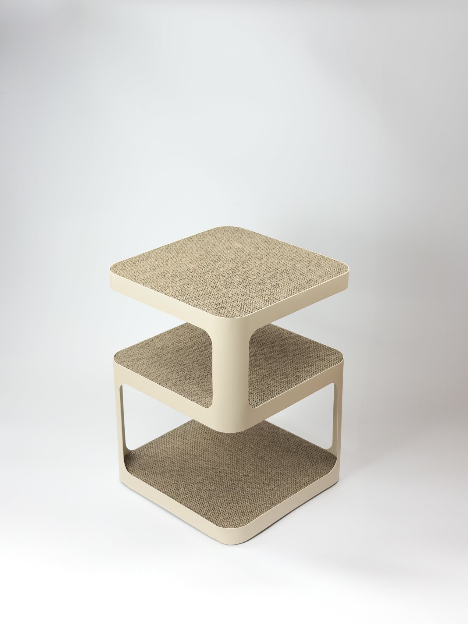 Design-Beistelltisch mit Kratzoption
